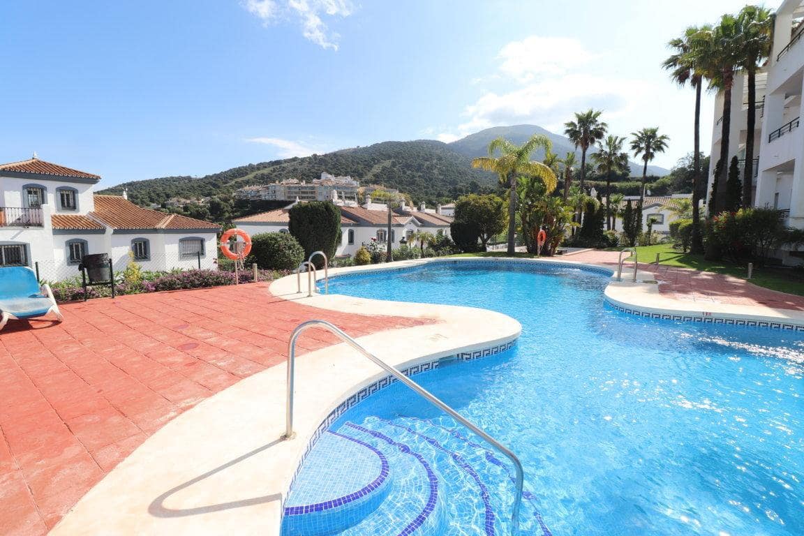 Piso de 2 habitaciones en Alhaurín Golf en alquiler con piscina garaje - 1.200 € (Ref: 9787570)