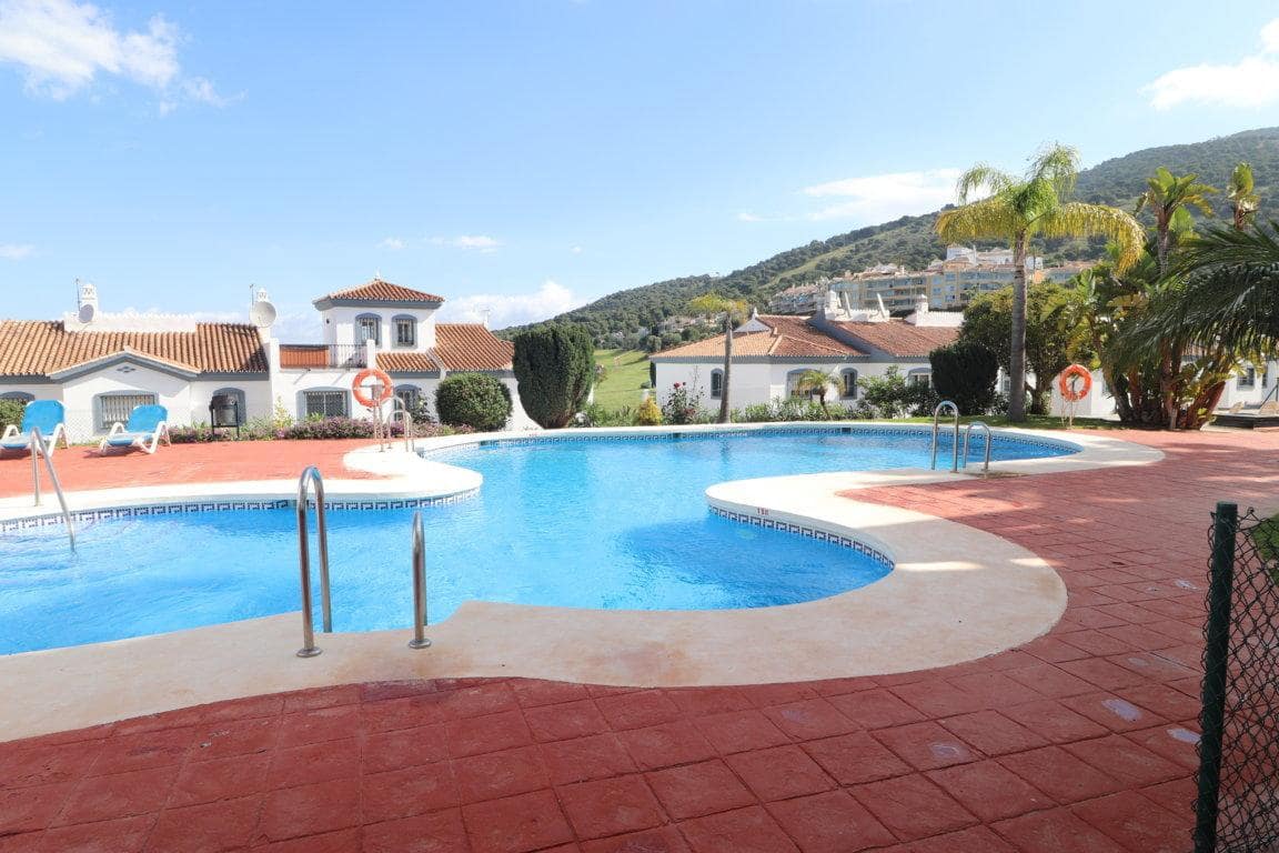 Piso de 2 habitaciones en Alhaurín Golf en alquiler con piscina garaje - 1.200 € (Ref: 9787570)