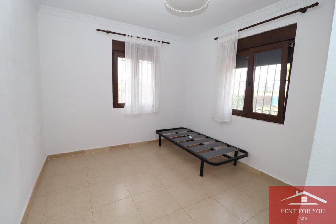 3 sypialnia Willa do wynajęcia w Alhaurin de la Torre z basenem garażem - 1 800 € (Ref: 9793369)