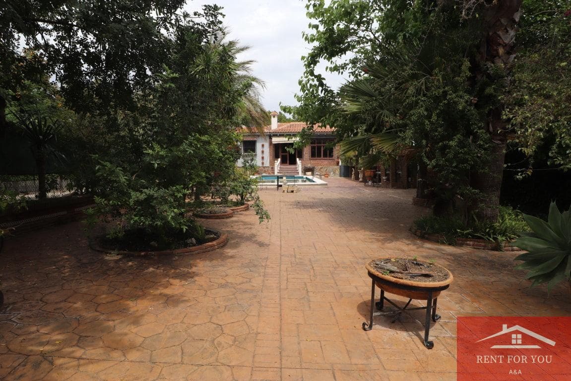 3 sypialnia Willa do wynajęcia w Alhaurin de la Torre z basenem garażem - 1 800 € (Ref: 9793369)