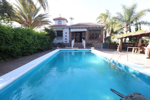 3 bedroom Villa for rent in Alhaurín de la Torre with pool garage - € 1,650 (Ref: 9793369)