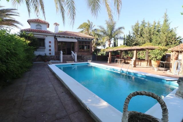 3 bedroom Villa for rent in Alhaurín de la Torre with pool garage - € 1,650 (Ref: 9793369)