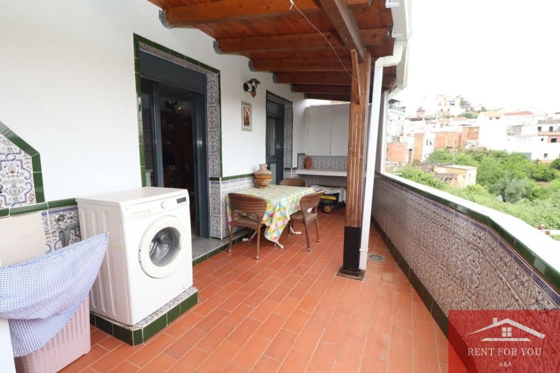 3 slaapkamer Flat te koop in Guaro met garage - € 165.000 (Ref: 9800945)