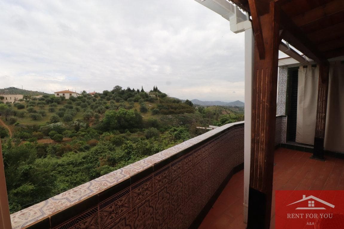 3 slaapkamer Flat te koop in Guaro met garage - € 165.000 (Ref: 9800945)