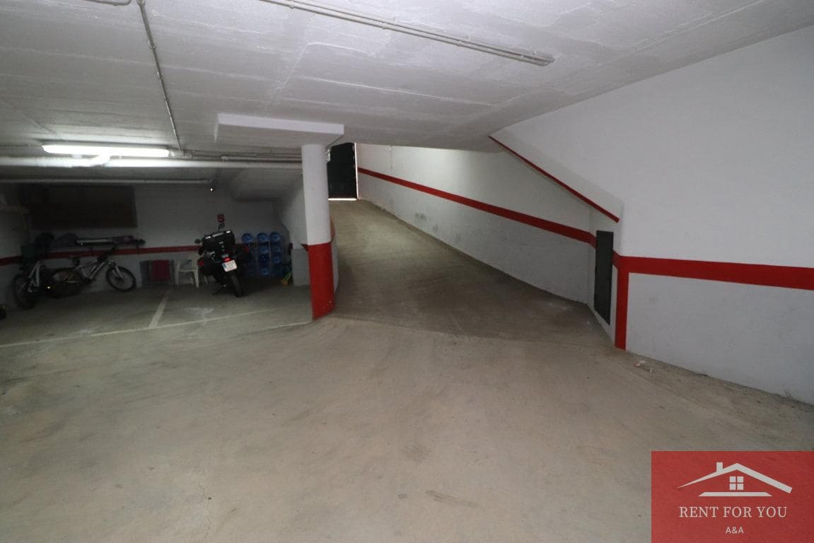 3 slaapkamer Flat te koop in Guaro met garage - € 165.000 (Ref: 9800945)