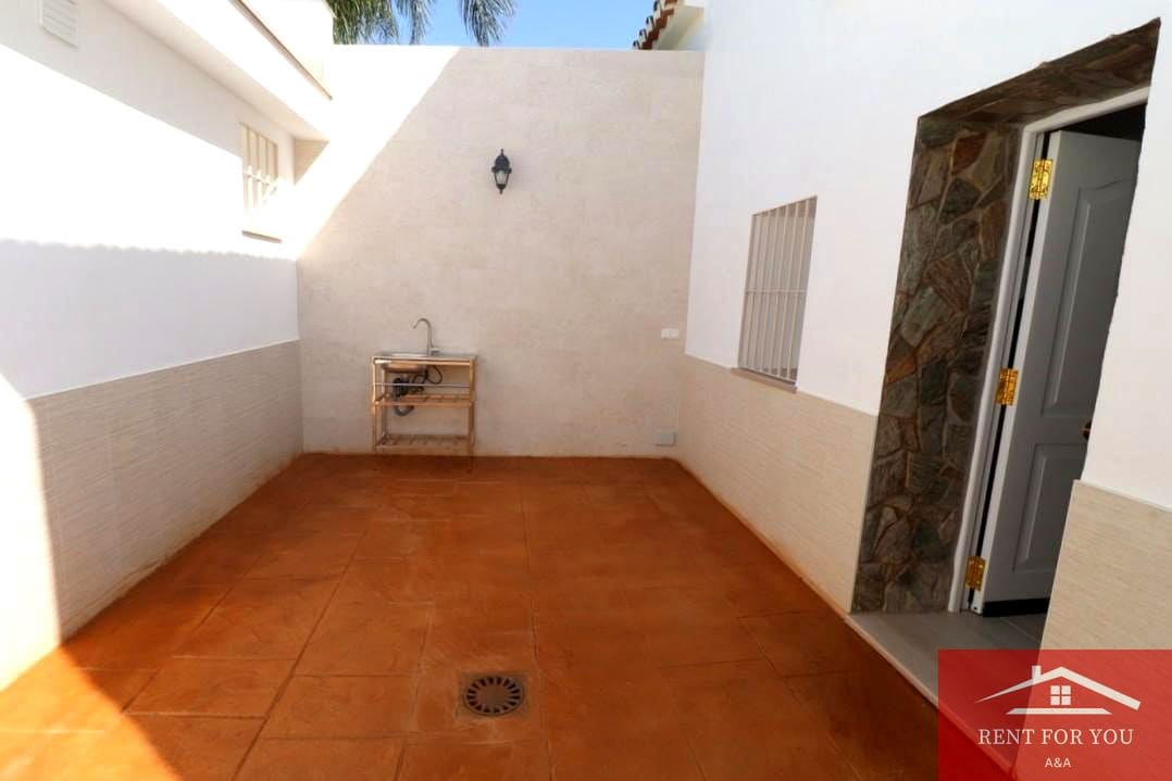 Chalet de 1 habitación en Alhambra en alquiler con garaje - 850 € (Ref: 9812630)