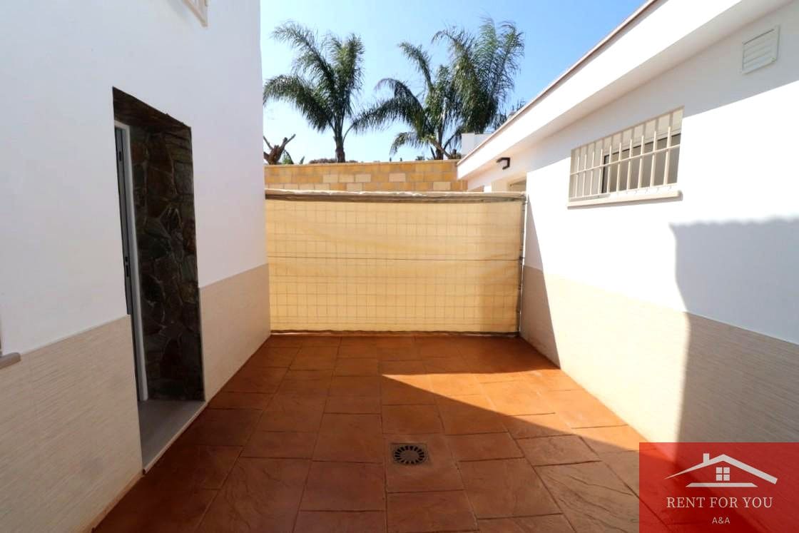 Chalet de 1 habitación en Alhambra en alquiler con garaje - 850 € (Ref: 9812630)