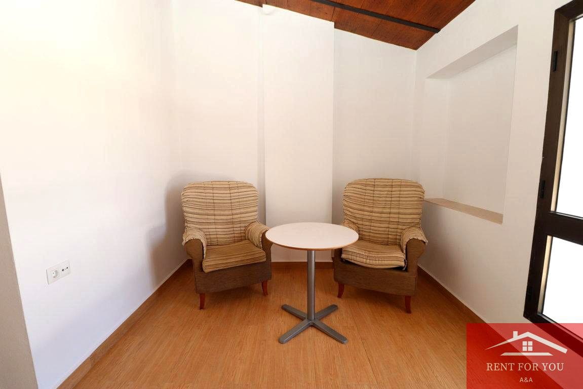 Chalet de 1 habitación en Alhambra en alquiler con garaje - 850 € (Ref: 9812630)