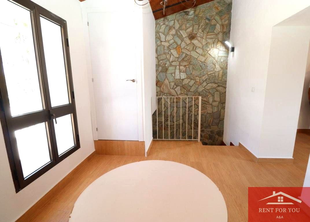 Chalet de 1 habitación en Alhambra en alquiler con garaje - 850 € (Ref: 9812630)