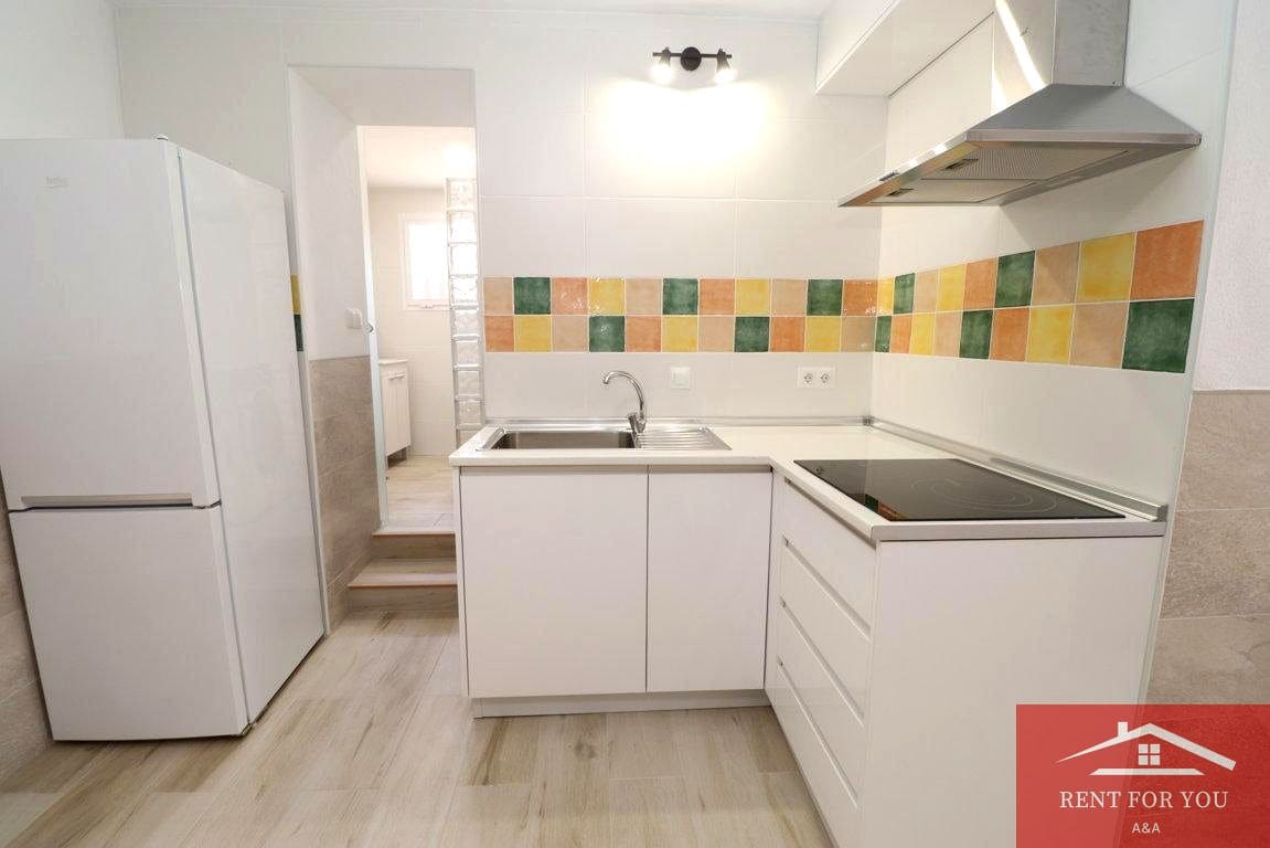 Chalet de 1 habitación en Alhambra en alquiler con garaje - 850 € (Ref: 9812630)