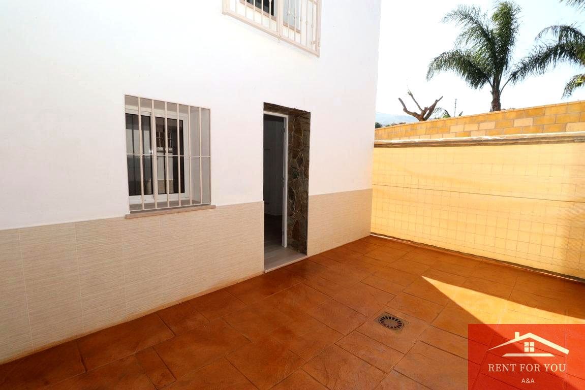 Chalet de 1 habitación en Alhambra en alquiler con garaje - 850 € (Ref: 9812630)
