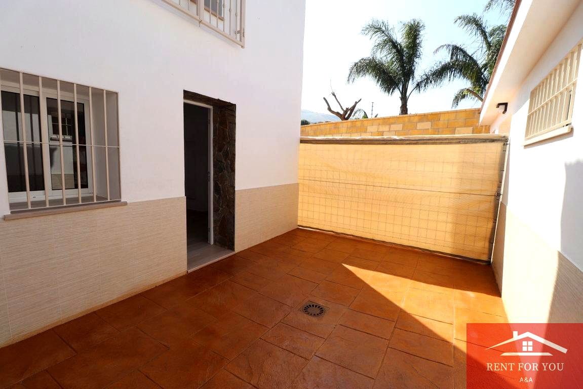 Chalet de 1 habitación en Alhambra en alquiler con garaje - 850 € (Ref: 9812630)