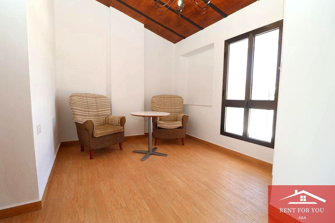 Chalet de 1 habitación en Alhambra en alquiler con garaje - 850 € (Ref: 9812630)