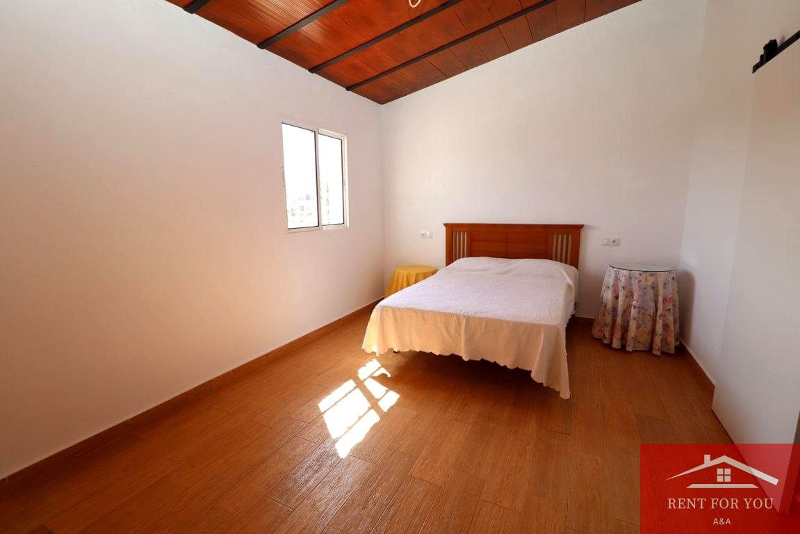 Chalet de 1 habitación en Alhambra en alquiler con garaje - 850 € (Ref: 9812630)