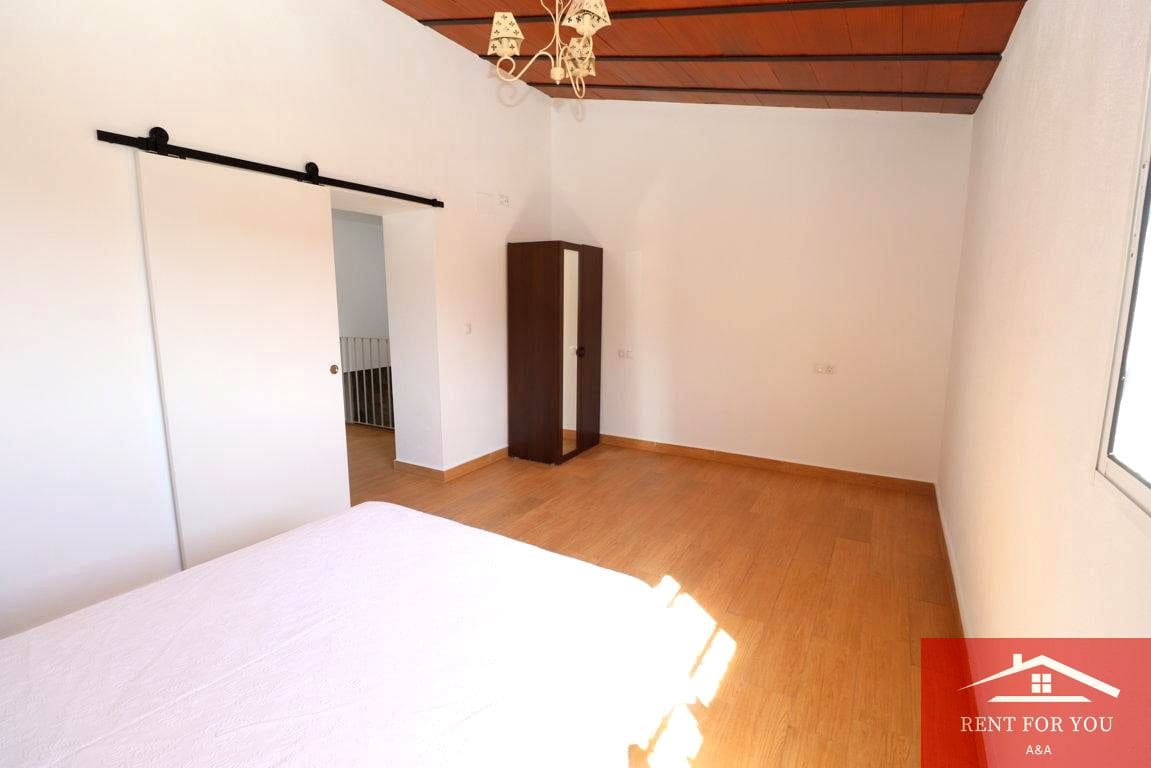 Chalet de 1 habitación en Alhambra en alquiler con garaje - 850 € (Ref: 9812630)