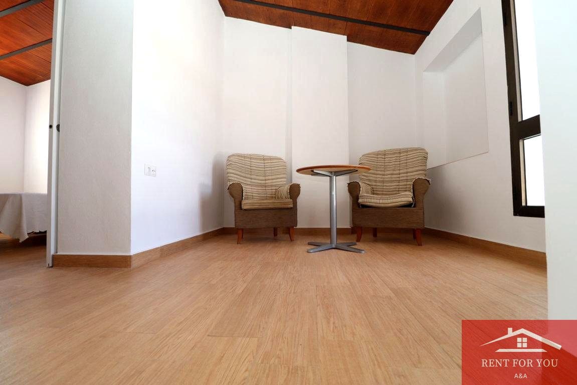 Chalet de 1 habitación en Alhambra en alquiler con garaje - 850 € (Ref: 9812630)