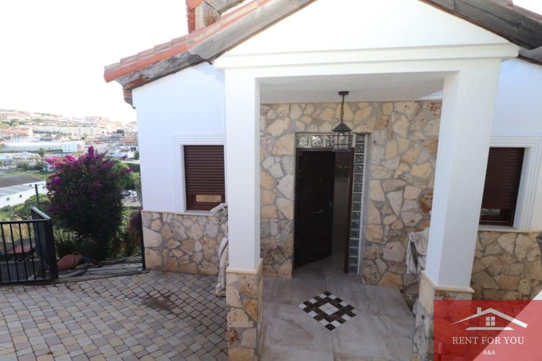 3 slaapkamer Villa te huur in Coin met zwembad garage - € 1.800 (Ref: 9816816)
