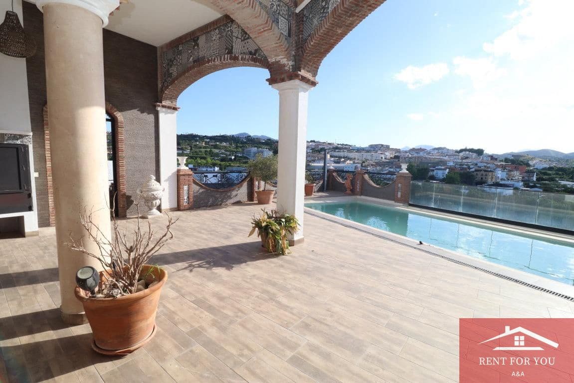 3 slaapkamer Villa te huur in Coin met zwembad garage - € 1.800 (Ref: 9816816)