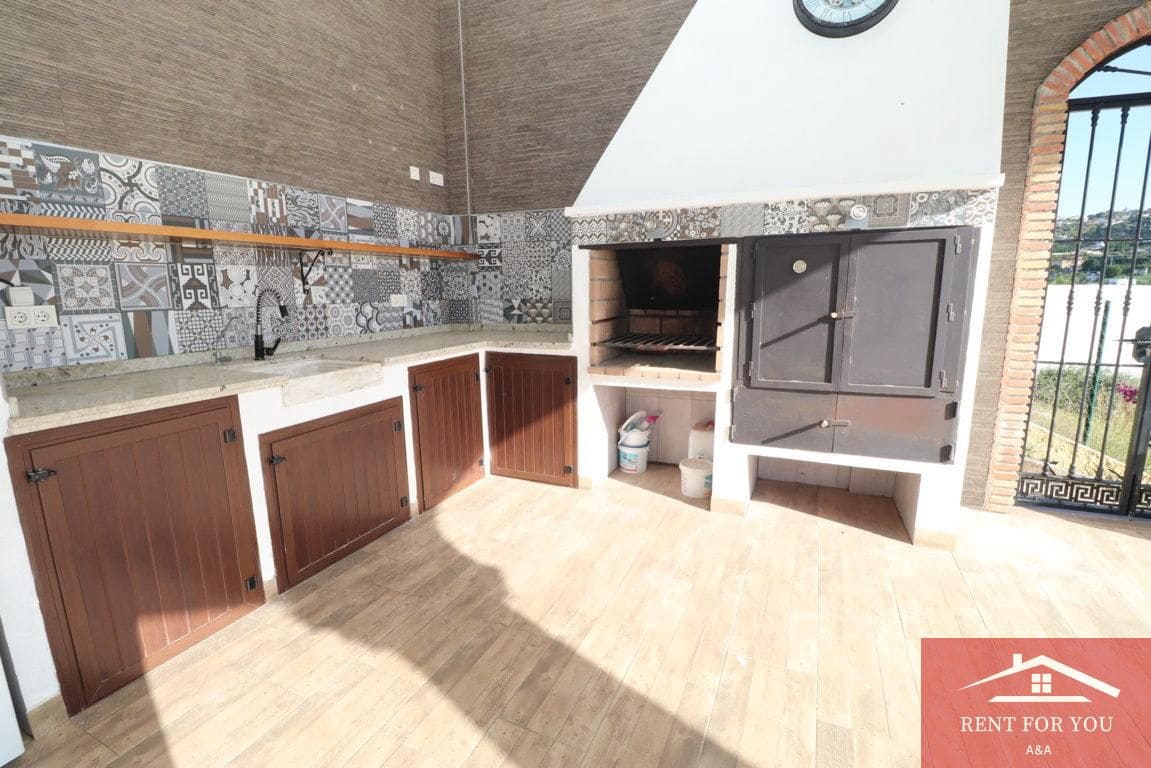 3 slaapkamer Villa te huur in Coin met zwembad garage - € 1.800 (Ref: 9816816)