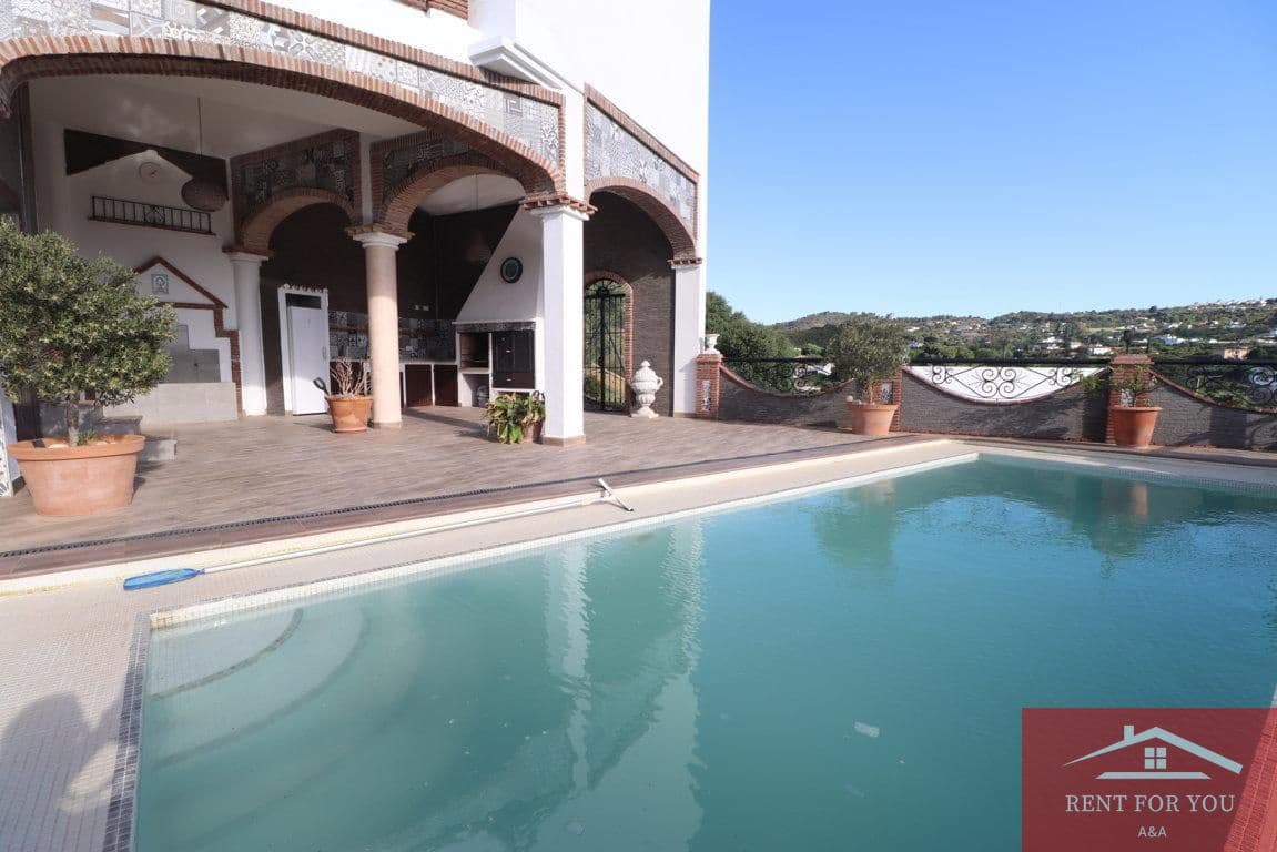 3 slaapkamer Villa te huur in Coin met zwembad garage - € 1.800 (Ref: 9816816)