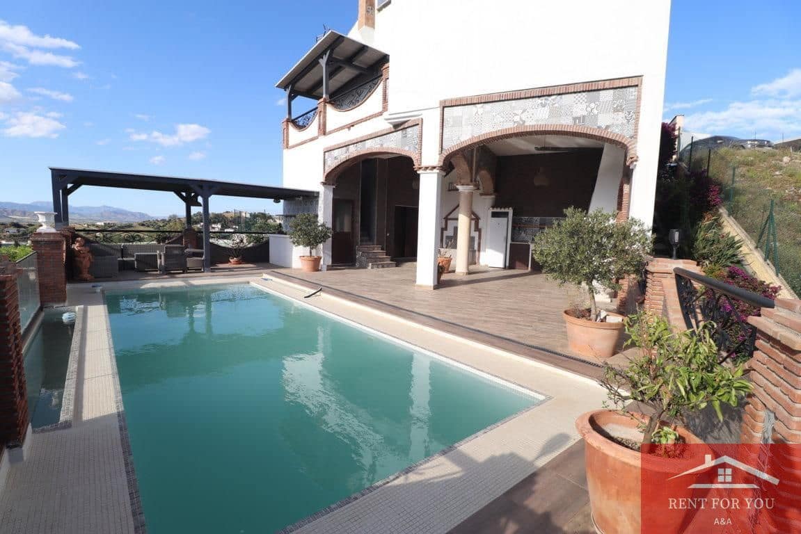 3 slaapkamer Villa te huur in Coin met zwembad garage - € 1.800 (Ref: 9816816)