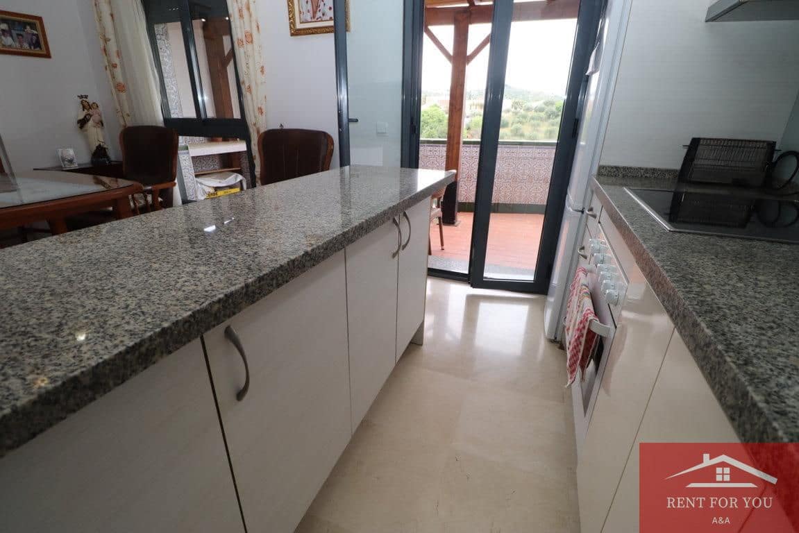 3 bedroom Flat for sale in Guaro with garage - € 165,000 (Ref: 9831996)