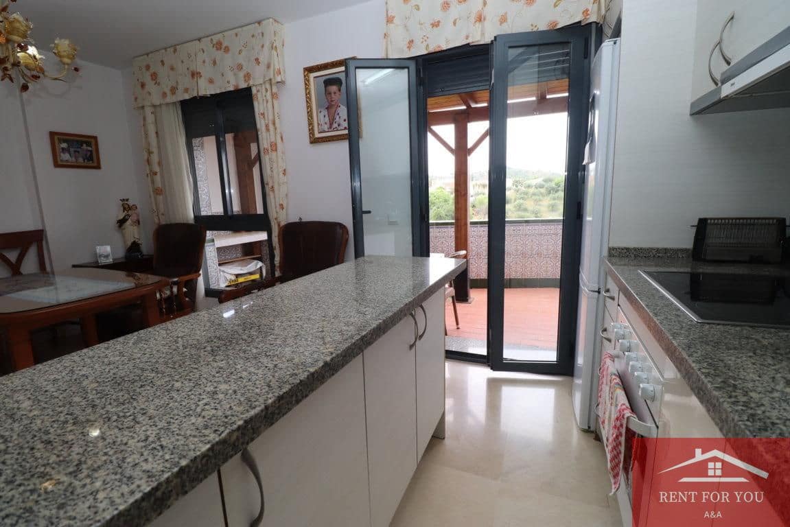 3 bedroom Flat for sale in Guaro with garage - € 165,000 (Ref: 9831996)