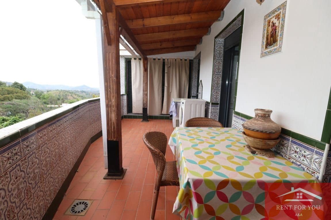 3 bedroom Flat for sale in Guaro with garage - € 165,000 (Ref: 9831996)