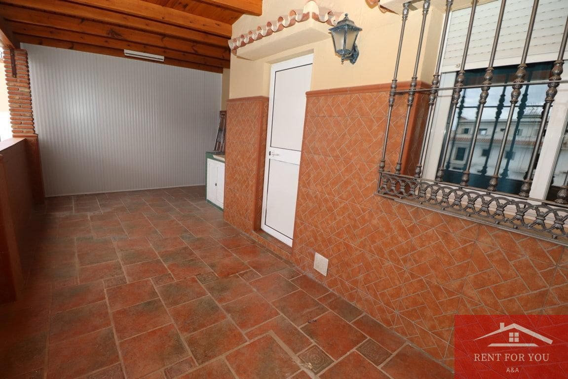3 bedroom Flat for rent in Alhaurin el Grande - € 950 (Ref: 9834566)