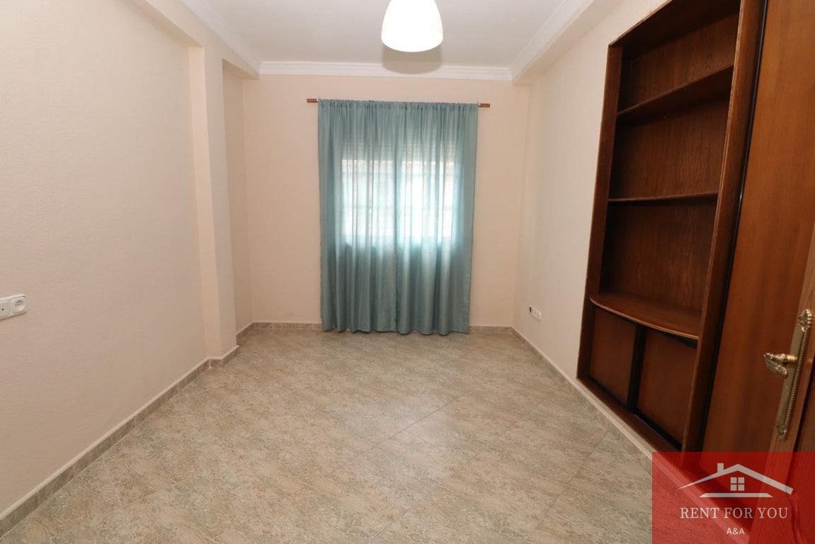 3 bedroom Flat for rent in Alhaurin el Grande - € 950 (Ref: 9834566)