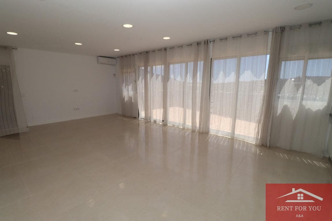 2 makuuhuone Huvila vuokrattavana paikassa Alhaurin el Grande mukana uima-altaan 
autotalli - 1 300 € (Ref: 9839844)