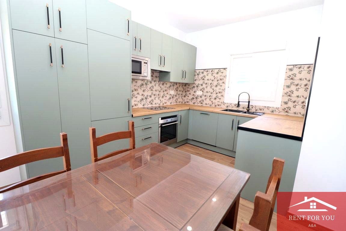 2 soverom Leilighet til leie i Coin - € 950 (Ref: 9850591)