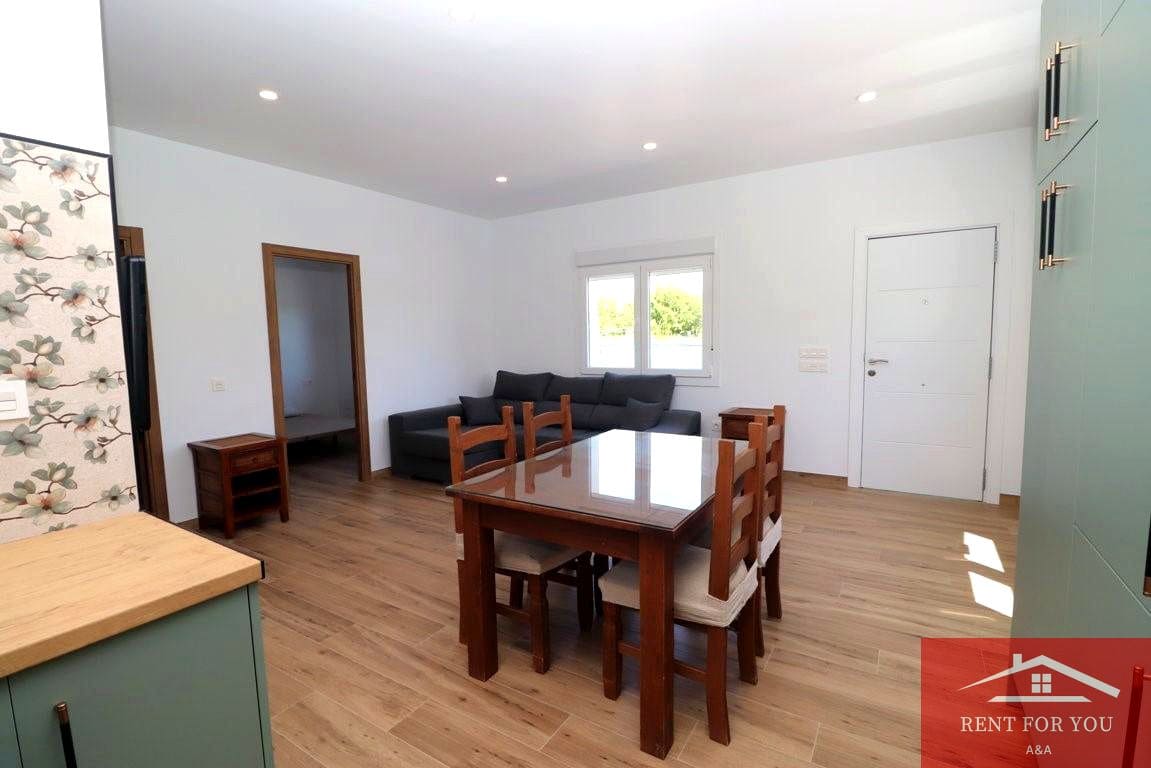 2 soverom Leilighet til leie i Coin - € 950 (Ref: 9850591)