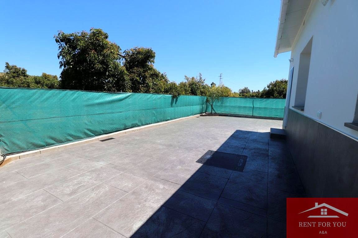 2 soverom Leilighet til leie i Coin - € 950 (Ref: 9850591)