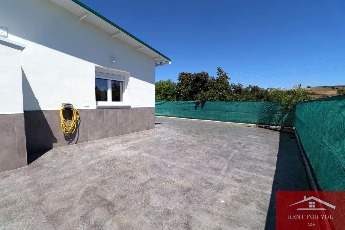 2 soverom Leilighet til leie i Coin - € 950 (Ref: 9850591)