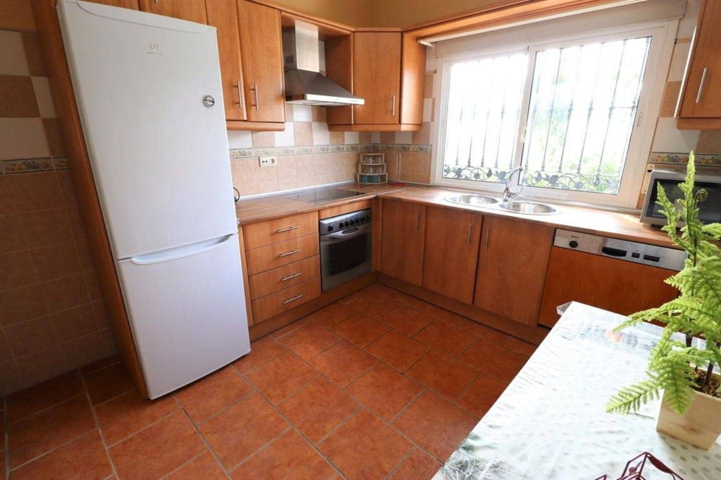 3 soverom Villa til leie i Alhaurin de la Torre med svømmebasseng garasje - € 1 375 (Ref: 9858875)