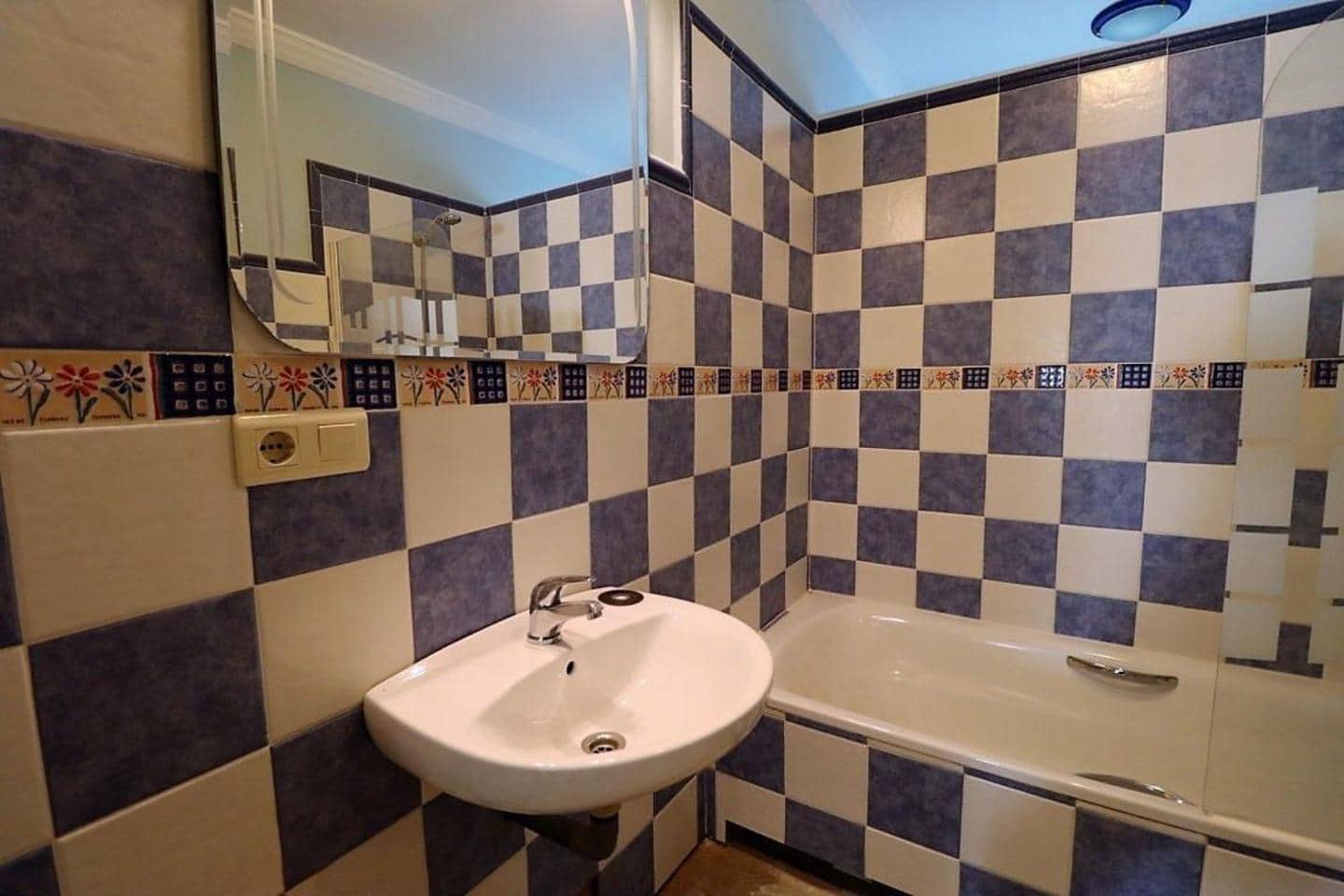 3 soverom Villa til leie i Alhaurin de la Torre med svømmebasseng garasje - € 1 375 (Ref: 9858875)