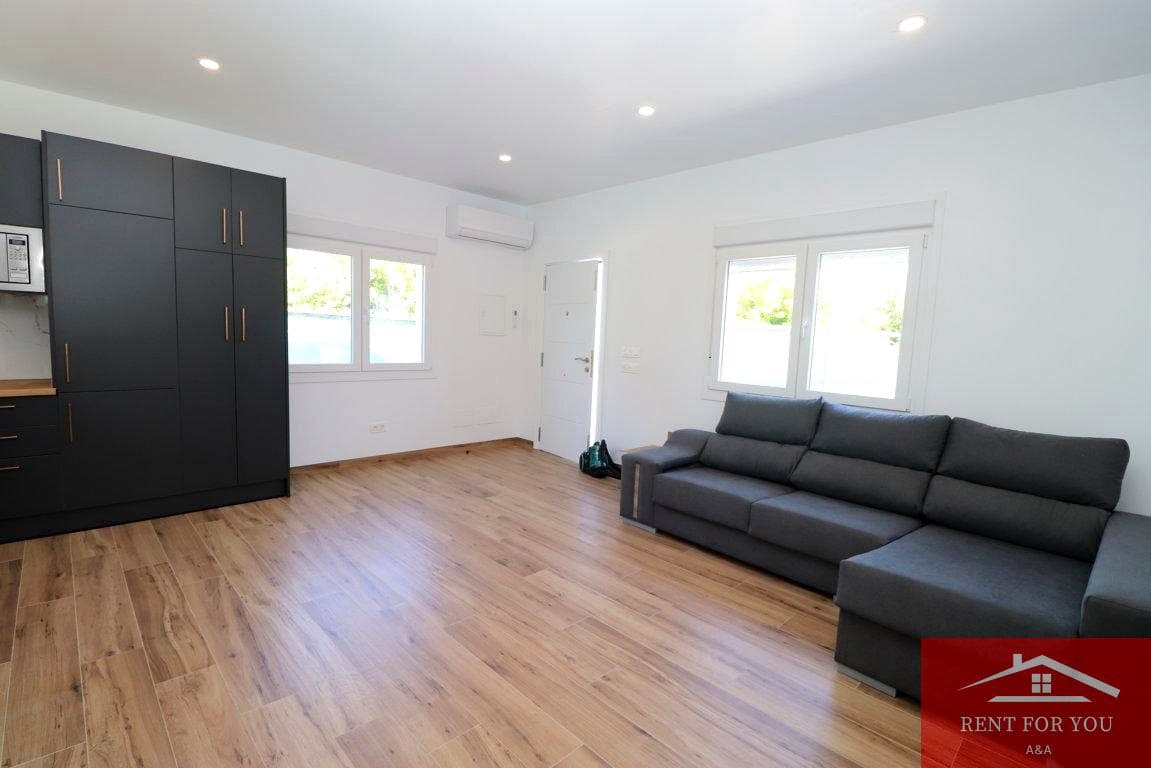 Chalet de 2 habitaciones en Coín en alquiler con garaje - 950 € (Ref: 9874012)
