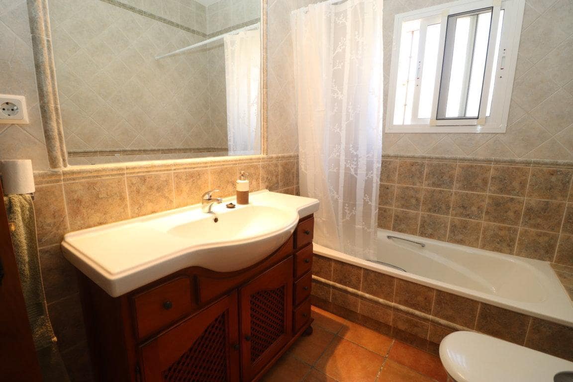 3 Zimmer Villa zu vermieten in Coin mit Pool Garage - 1.750 € (Ref: 9898471)