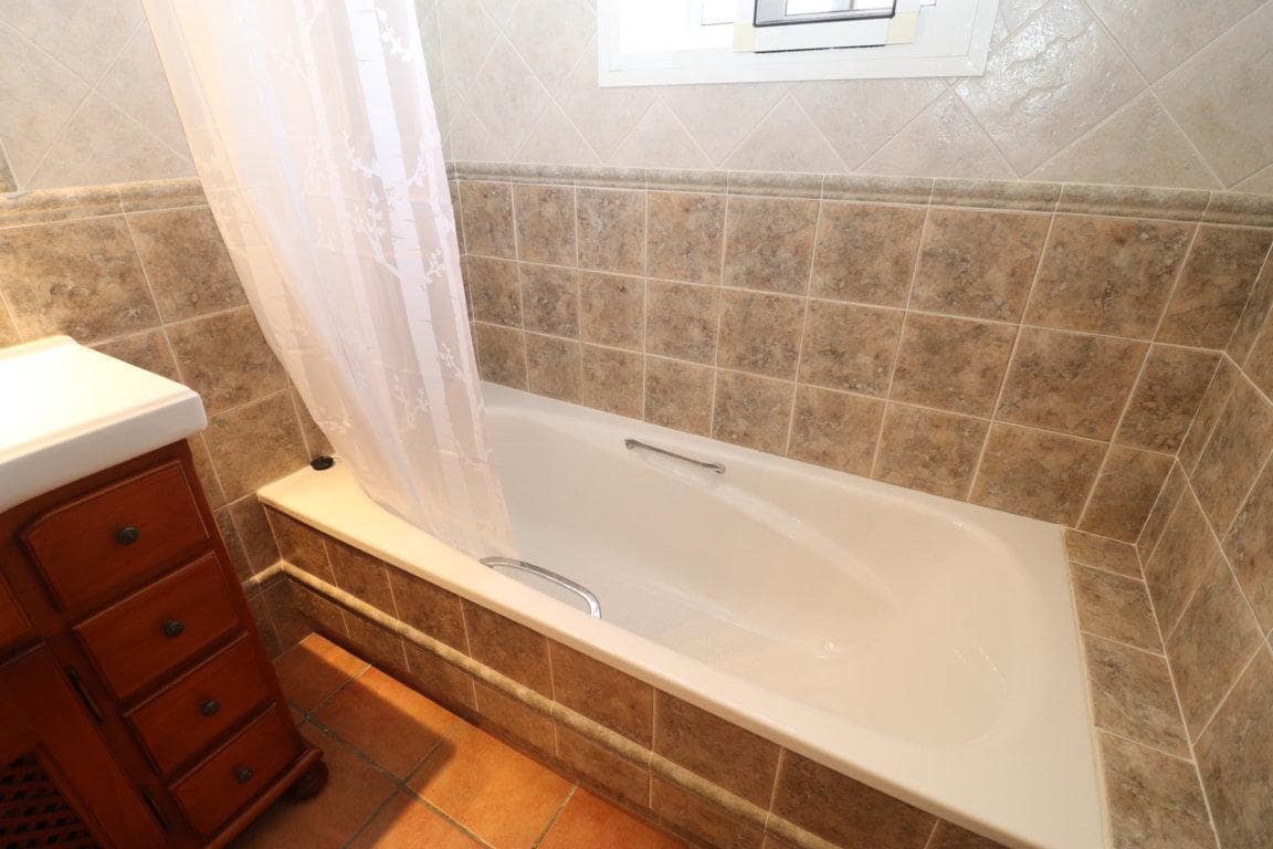 3 Zimmer Villa zu vermieten in Coin mit Pool Garage - 1.750 € (Ref: 9898471)