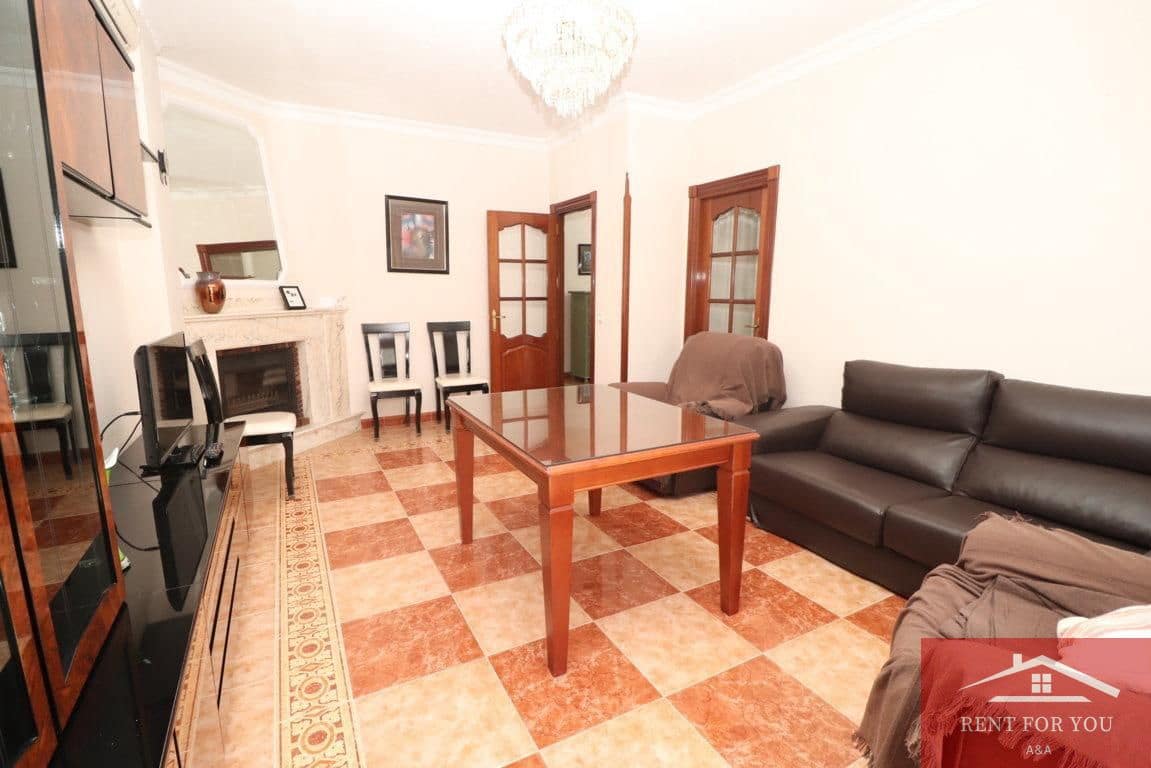 Piso de 4 habitaciones en Alhaurín el Grande en alquiler - 900 € (Ref: 9911751)