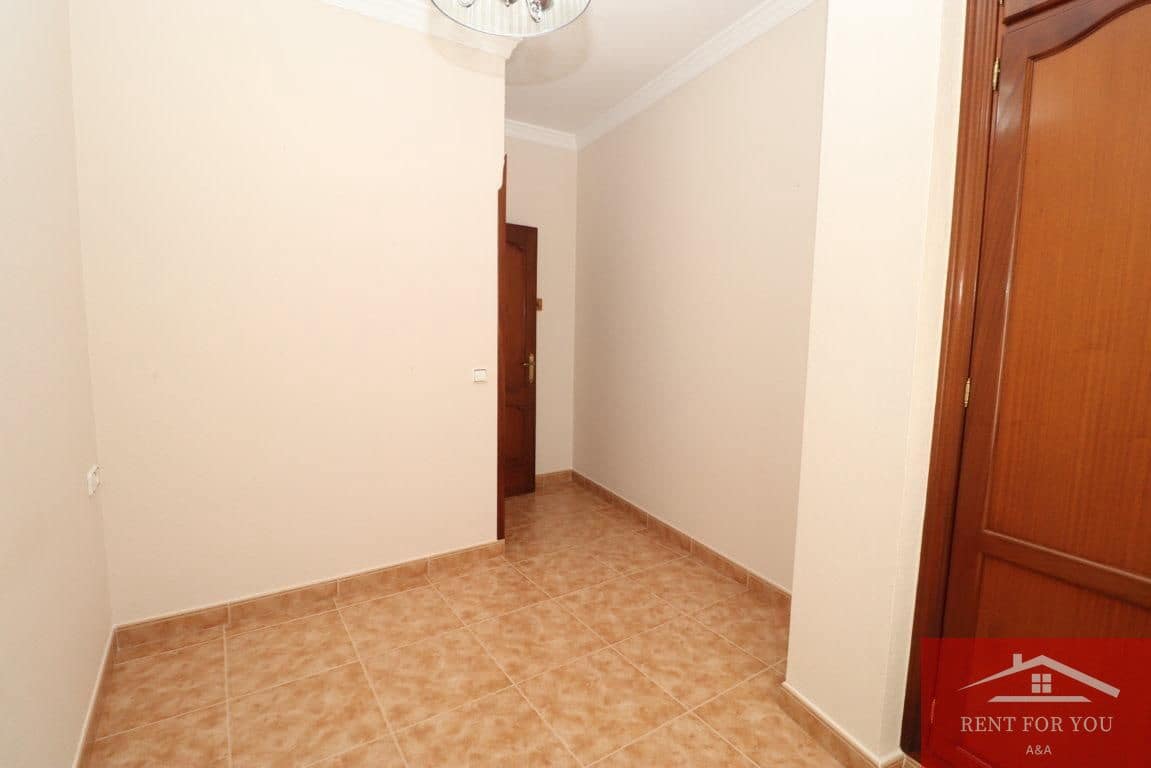 Piso de 4 habitaciones en Alhaurín el Grande en alquiler - 900 € (Ref: 9911751)