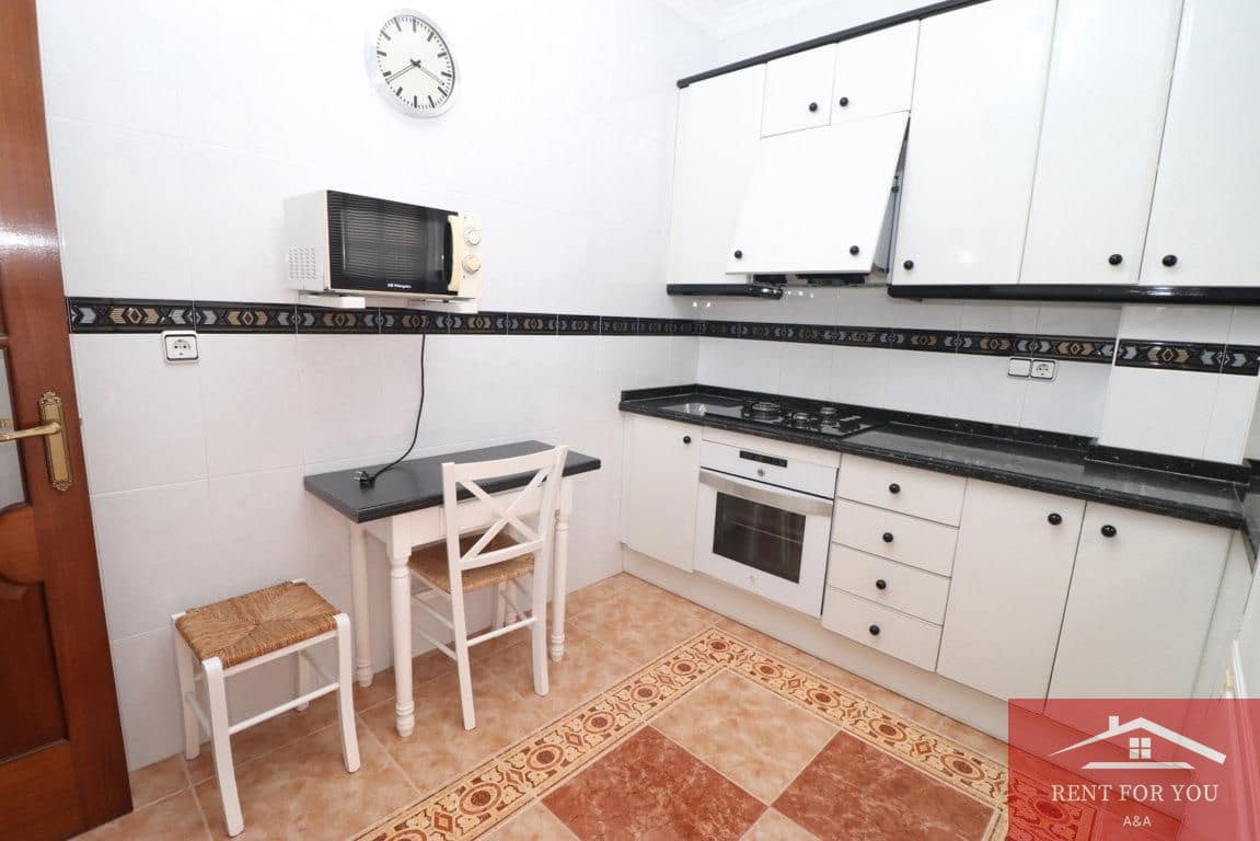 Piso de 4 habitaciones en Alhaurín el Grande en alquiler - 900 € (Ref: 9911751)