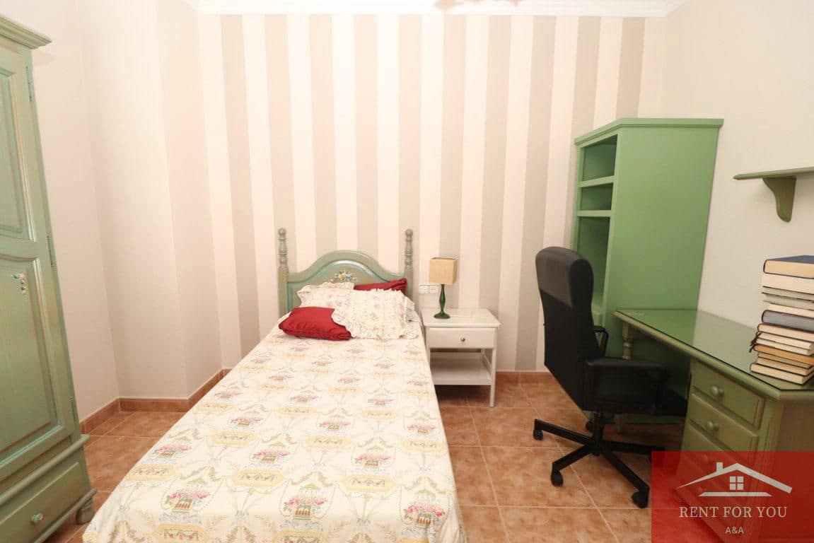 Piso de 4 habitaciones en Alhaurín el Grande en alquiler - 900 € (Ref: 9911751)