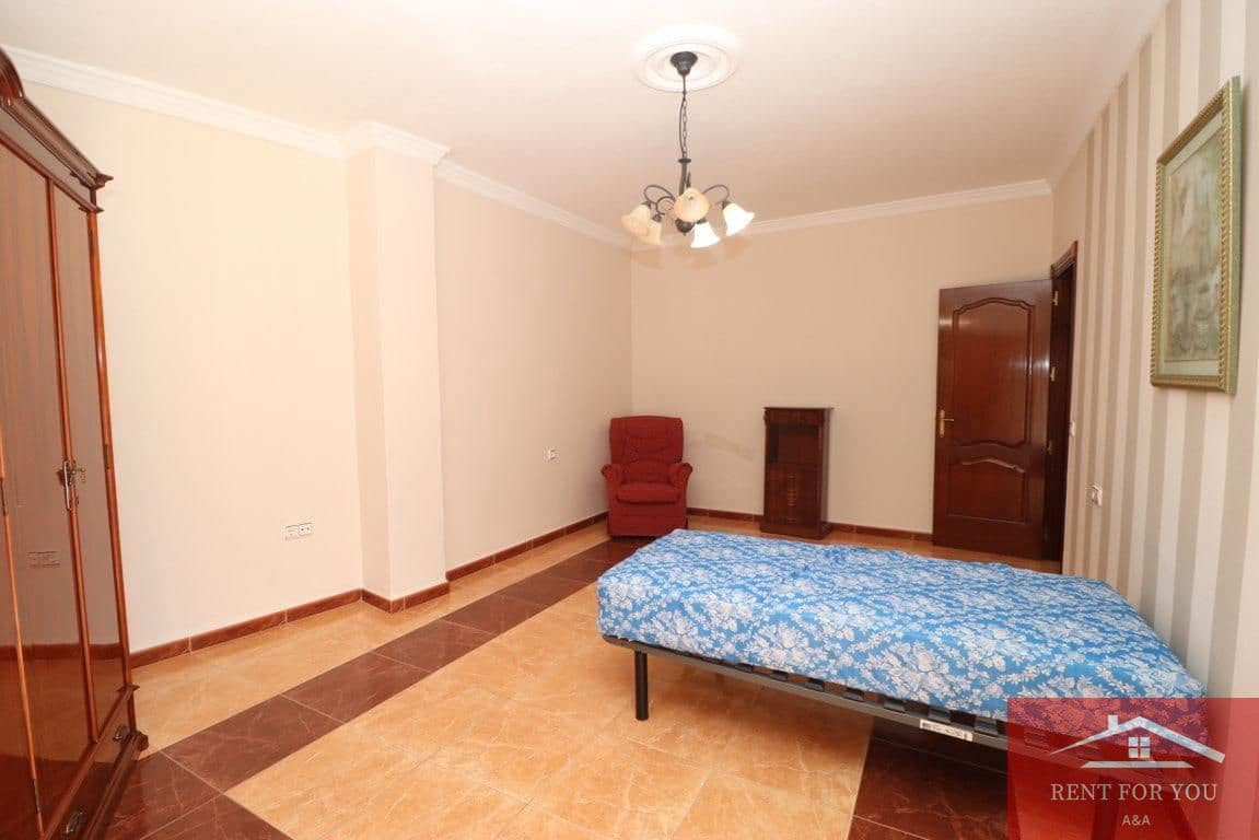 Piso de 4 habitaciones en Alhaurín el Grande en alquiler - 900 € (Ref: 9911751)
