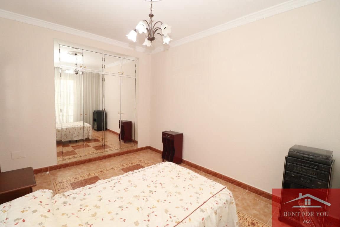 Piso de 4 habitaciones en Alhaurín el Grande en alquiler - 900 € (Ref: 9911751)
