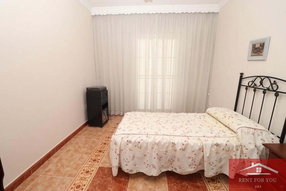 Piso de 4 habitaciones en Alhaurín el Grande en alquiler - 900 € (Ref: 9911751)