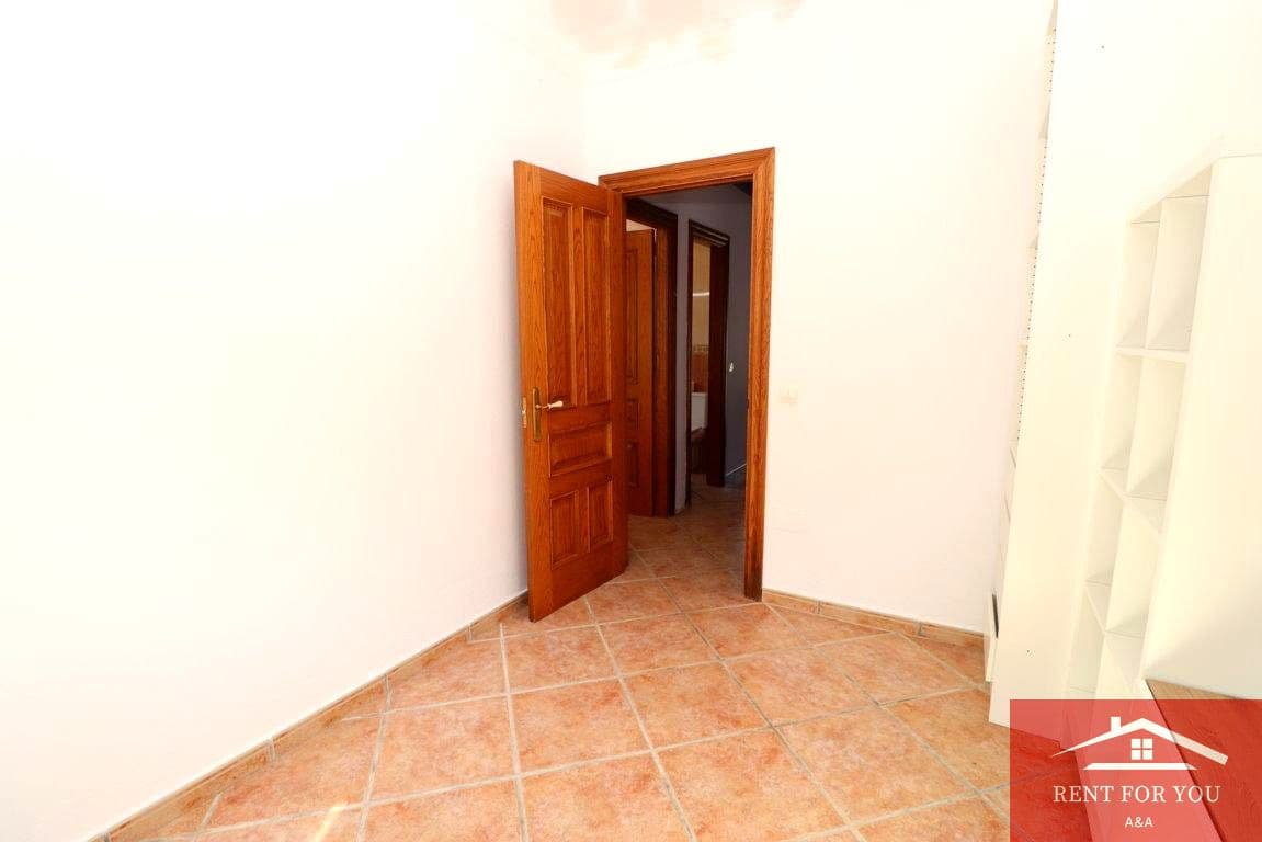 Chalet de 3 habitaciones en Coín en alquiler con garaje - 1.200 € (Ref: 9911752)