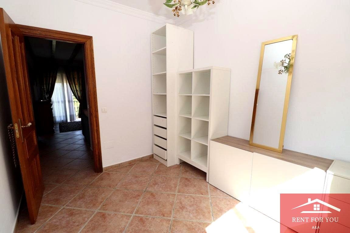 Chalet de 3 habitaciones en Coín en alquiler con garaje - 1.200 € (Ref: 9911752)