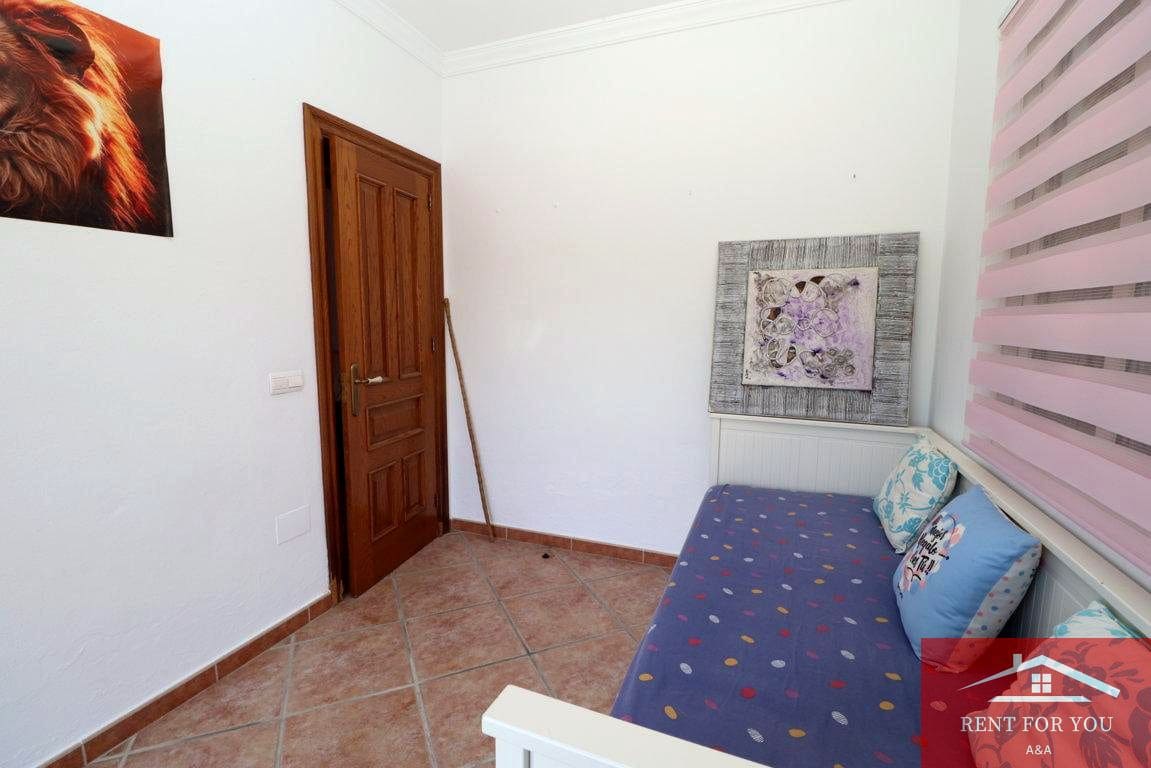 Chalet de 3 habitaciones en Coín en alquiler con garaje - 1.200 € (Ref: 9911752)